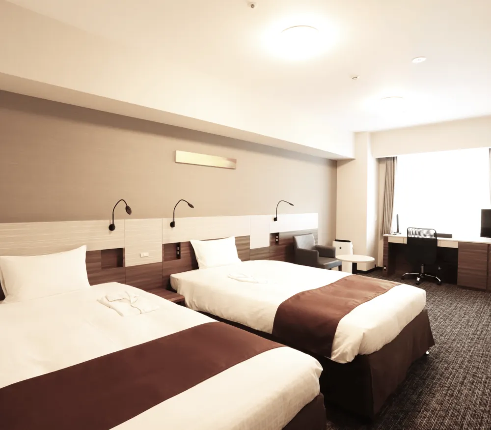 客室清掃の、その先のステップへ。客室清掃や施設管理のエリア責任者募集！全国にホテルを展開する安定企業で、未来のキャリアを広げませんか？