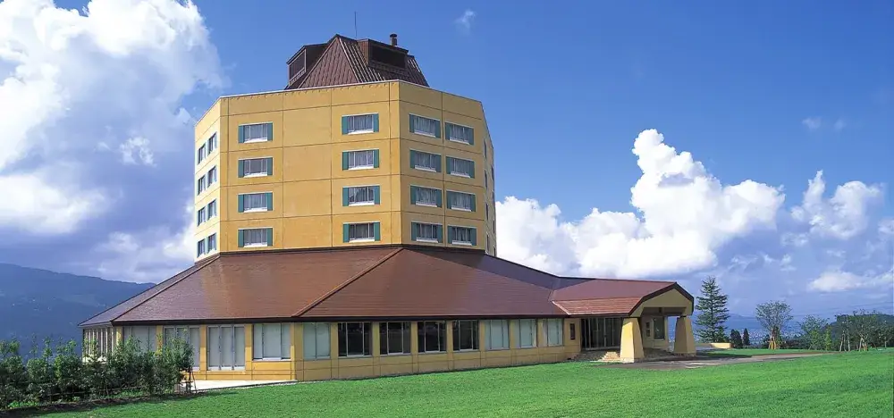 客室清掃の、その先のステップへ。客室清掃や施設管理のエリア責任者募集！全国にホテルを展開する安定企業で、未来のキャリアを広げませんか？