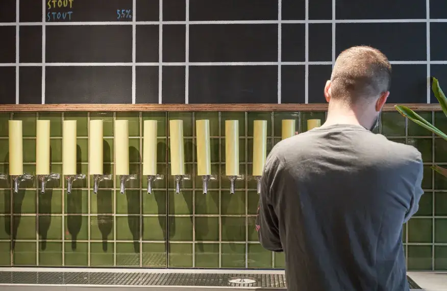 日常の中で「いつもある、いつもの居場所」をつくるホテル。渋谷のまちに「また来たい」と思えるおもてなしを追求しませんか？｜フロントスタッフ募集