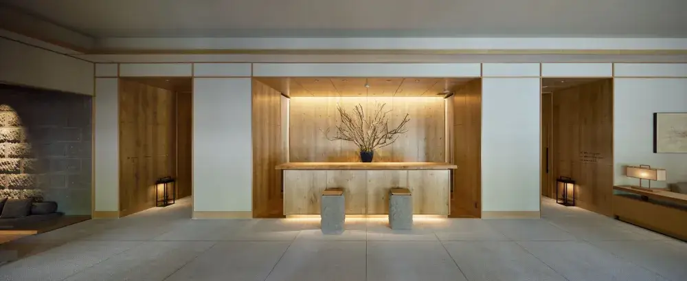 札幌という土地で、現代の「日本の旅館」の過ごし方を追求する。旅館の”顔”として、おもてなしの最前線で活躍を。｜フロントスタッフ募集