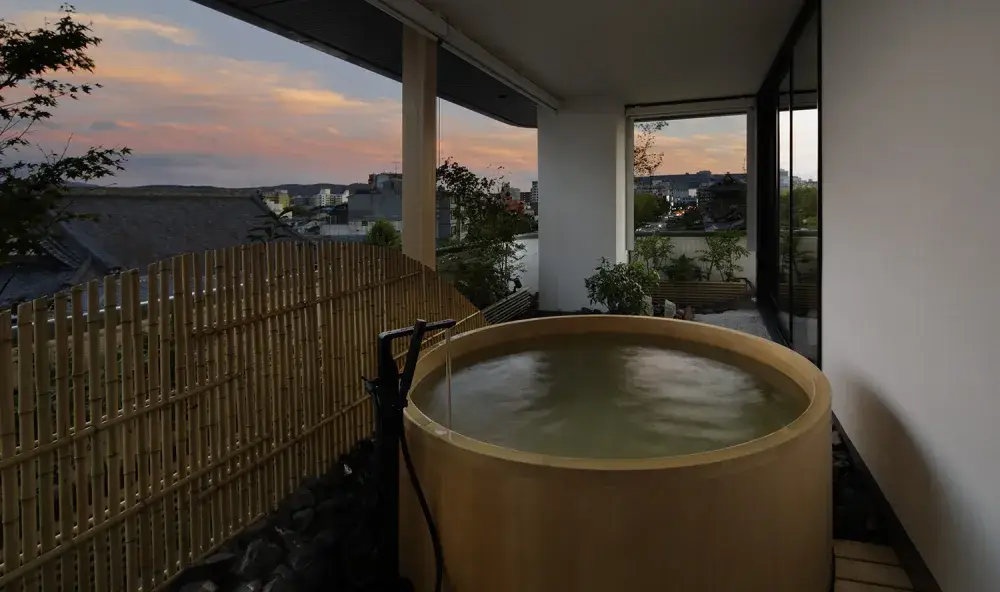 京都の中心で”京の心”にふれる体験をつくる。国内外のゲストを迎えるホテルの”顔”として、さまざまなおもてなしの経験を積もう。｜コンシェルジュ募集