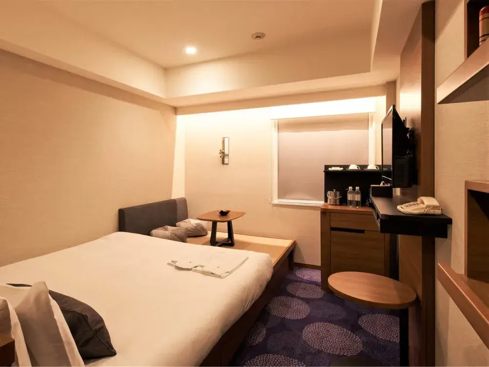 【創業120余年の伝統を継承】上質な空間とおもてなしを創る！企画開発・Web販売・若手育成に挑戦し、ホテルの未来を担うフロントスタッフを募集！