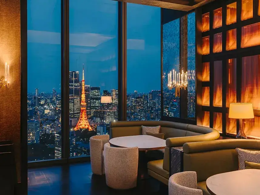 伝統と革新が織りなすニューオーセンティックな鉄板焼レストラン。世界を魅了する一流の環境で次世代のリーダーを目指せる、ジュニアスーシェフ募集