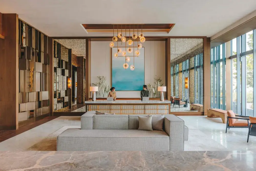 伝統と革新が織りなすニューオーセンティックな鉄板焼レストラン。世界を魅了する一流の環境で次世代のリーダーを目指せる、ジュニアスーシェフ募集