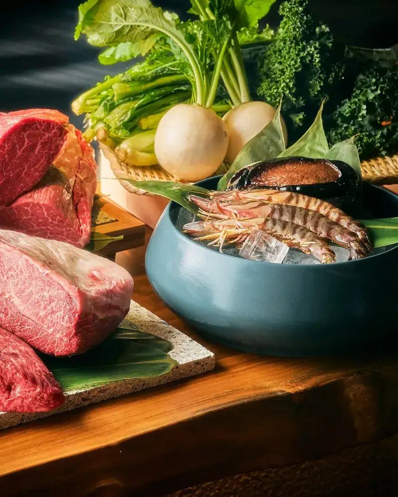 伝統と革新が織りなすニューオーセンティックな鉄板焼レストラン。世界を魅了する一流の環境で次世代のリーダーを目指せる、ジュニアスーシェフ募集