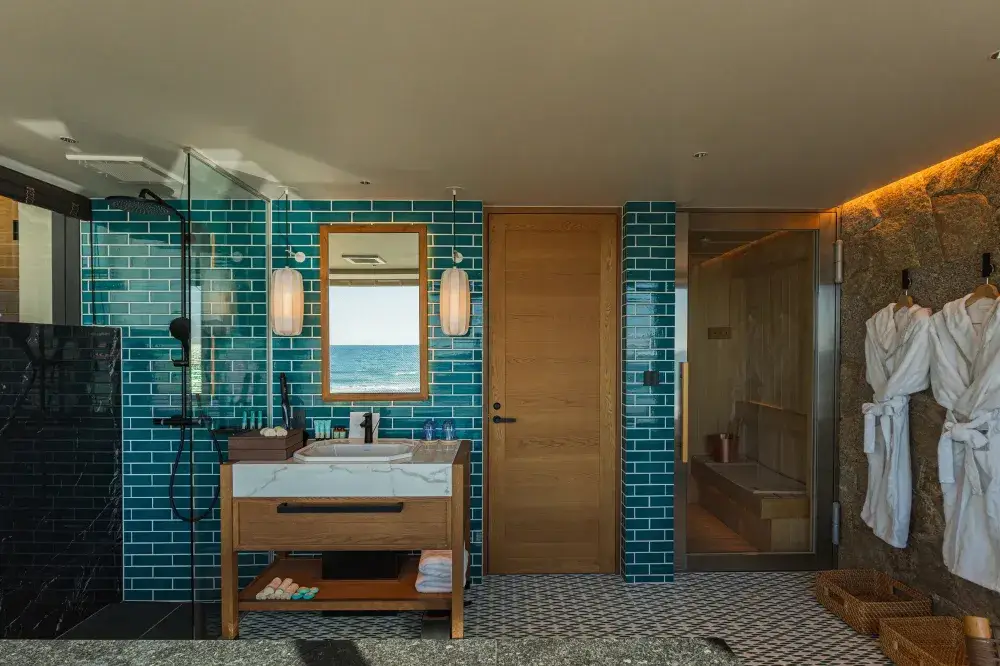 海のそばで、自分を磨き、ブランドを創る。UMITOであなたのキャリアを深く、豊かに広げていこう。ホテル運営スタッフ募集