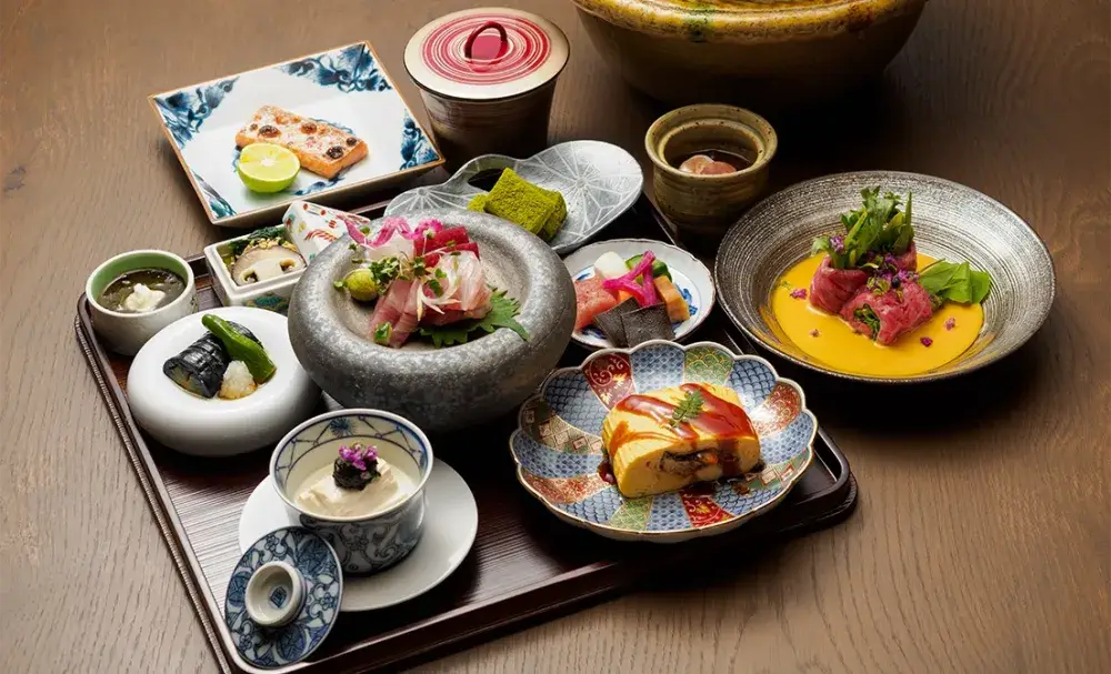 世界を代表するスモールラグジュアリーを、あなたの手で創り上げる。ここにあるのは、唯一無二のキャンバス。ホテル運営スタッフ（支配人候補）募集！