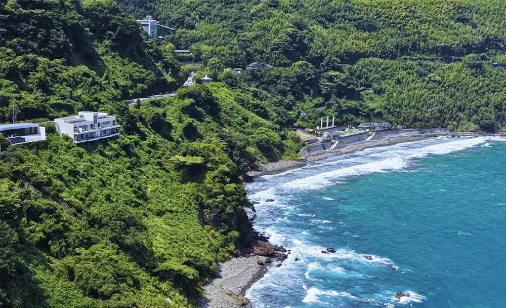 「海の最前列」が、あなたの新しい職場。 一生モノのスキルを、日本屈指の絶景リゾートで磨き上げる。ホテル運営スタッフ募集