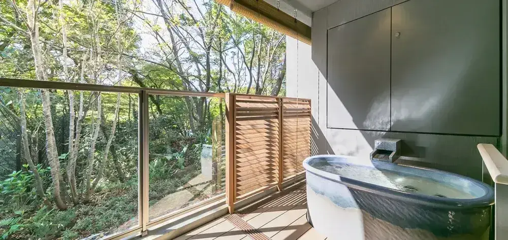 芦ノ湖の絶景をのぞむホテルで、おもてなしをバックオフィスから支える。人事総務スタッフ募集