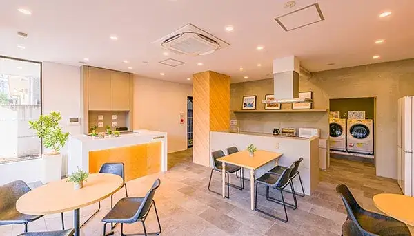 世界中のゲストが集まる浅草で、ホステルを自分の手で育てる。店舗運営から開発・マーケティングまで多彩なキャリアを描けるマネージャー募集！