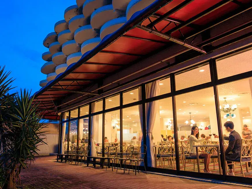 美しい浜名湖の眺めと共におもてなしのプロを目指す！ホテル運営サービススタッフ募集中