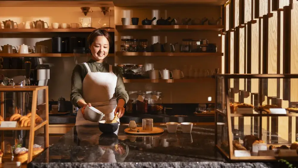【Six Senses Kyoto】ルーフトップ＆ホテルバー バーSV（スーパーバイザー）募集～創る楽しさと、支え合う仲間がいるホテル