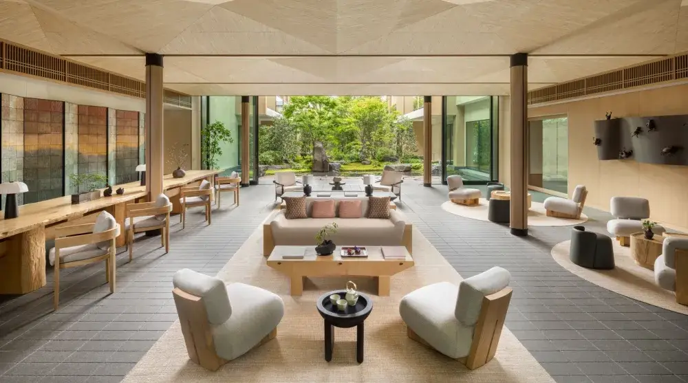 【Six Senses Kyoto】ルーフトップ＆ホテルバー バーSV（スーパーバイザー）募集～創る楽しさと、支え合う仲間がいるホテル