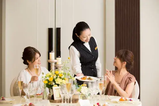 未経験OK。ホテル宴会場でのお料理・ドリンク提供スタッフ募集／メルパルク名古屋/正社員