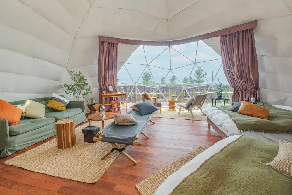 オーシャンビューのホテルで、お客様の心に残るひとときを。移り住みたくなる宿イミグレ スタッフ募集【未経験OK】