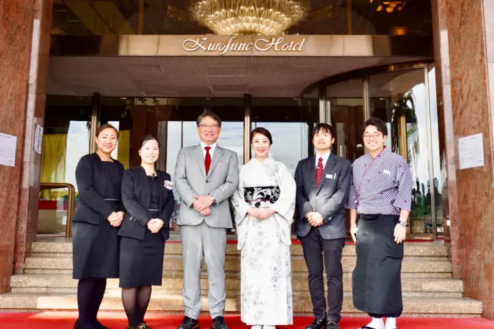 【下田×温泉×食】海を一望する老舗旅館でキャリアアップ｜レストラン運営マネージャー候補募集！｜年収400万円可