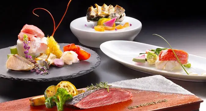 【伊豆の老舗旅館×正社員】月給29万円〜／洋食・鉄板経験者歓迎！社員寮・社員食堂完備の調理ポジション募集