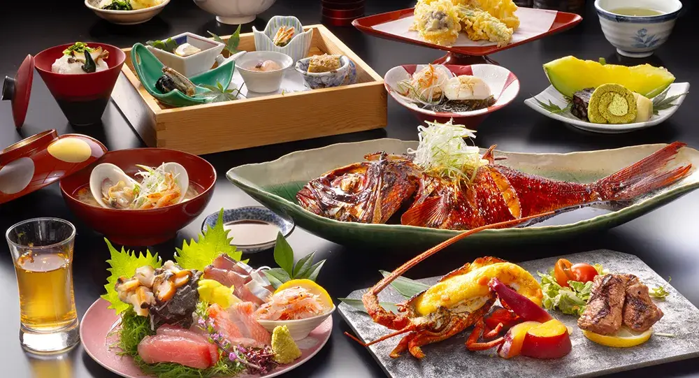 【正社員募集】和食調理スタッフ｜伊豆の旬を届ける老舗旅館で経験を活かす ～年休115日／社員寮あり／実質無料の従業員食堂／賞与年2回～
