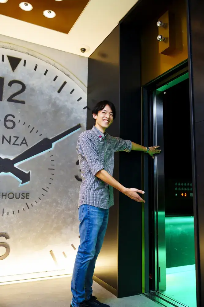 【Aloft 東京銀座】個性を活かせるライフスタイルホテルでフロントスーパーバイザー募集｜英語力・リーダー経験が活きるポジション！