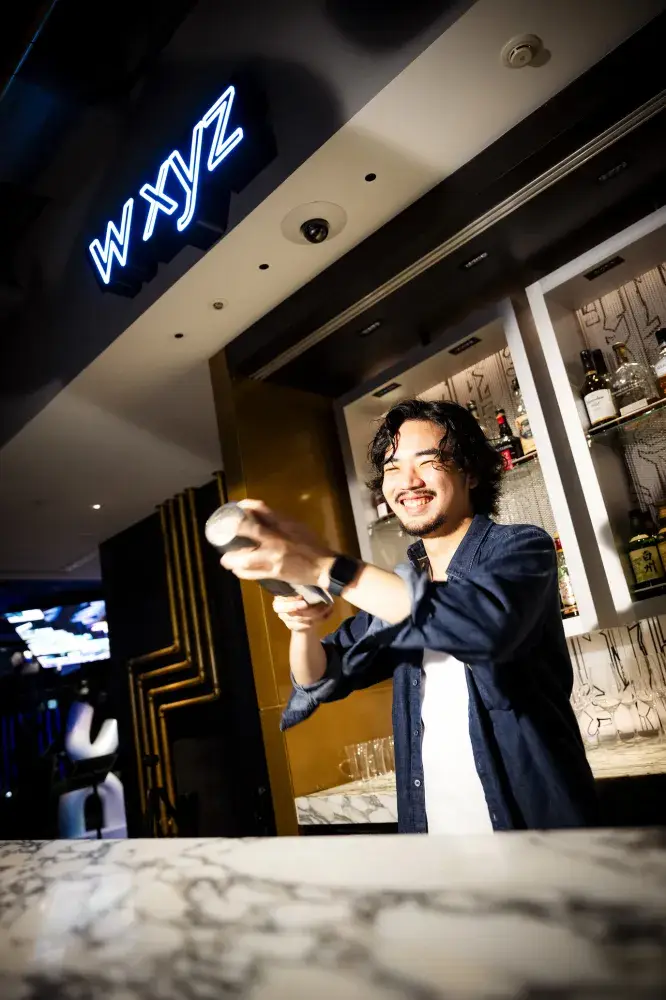 【Aloft 東京銀座】個性を活かせるライフスタイルホテルでフロントスーパーバイザー募集｜英語力・リーダー経験が活きるポジション！