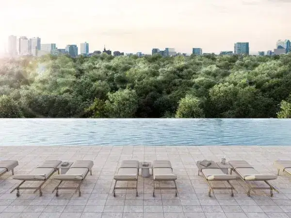 「心を込めた“ひとこと”が、旅の記憶を変えていく——」 緑と都会が溶け合うTRUNK（HOTEL）で、フロントスタッフとして特別な日常をつくりませんか？