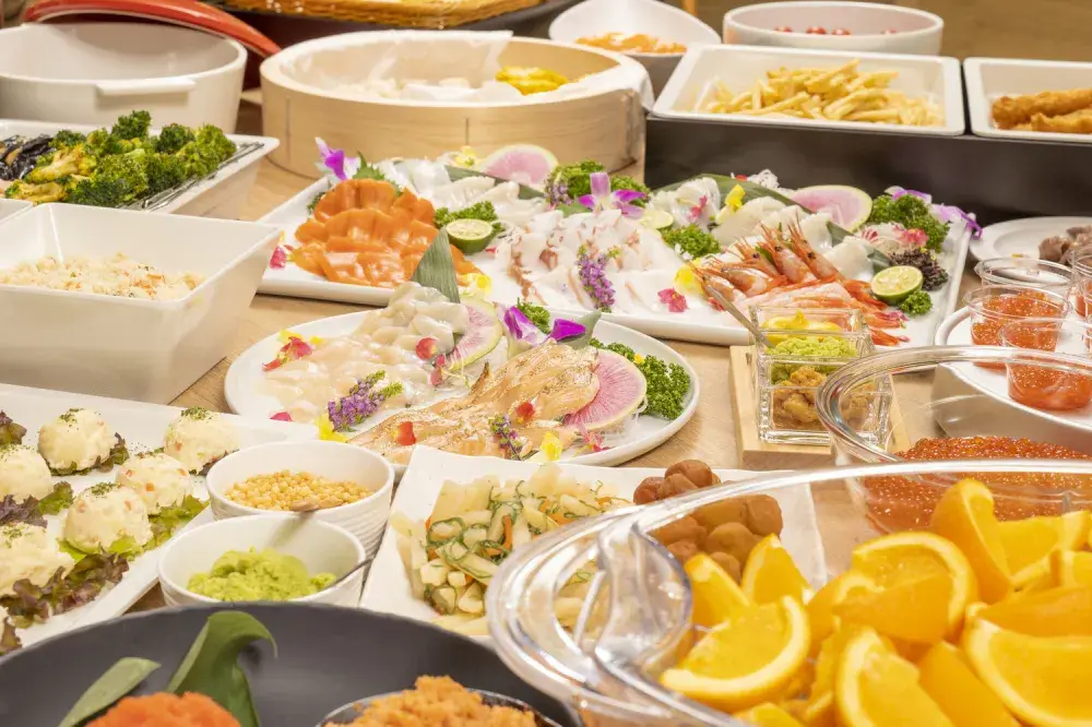 【料飲責任者候補】運営改善から新メニュー開発まで一気通貫でお任せ / ホテルアマネク旭川
