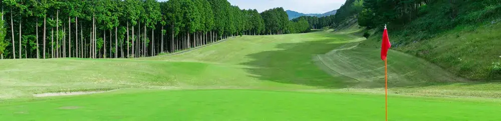 四季折々の富士山と駿河湾を一望できる贅沢なゴルフ場。ゴルフ場の進行役としてゴルフ場マスター室スタッフを募集中です！