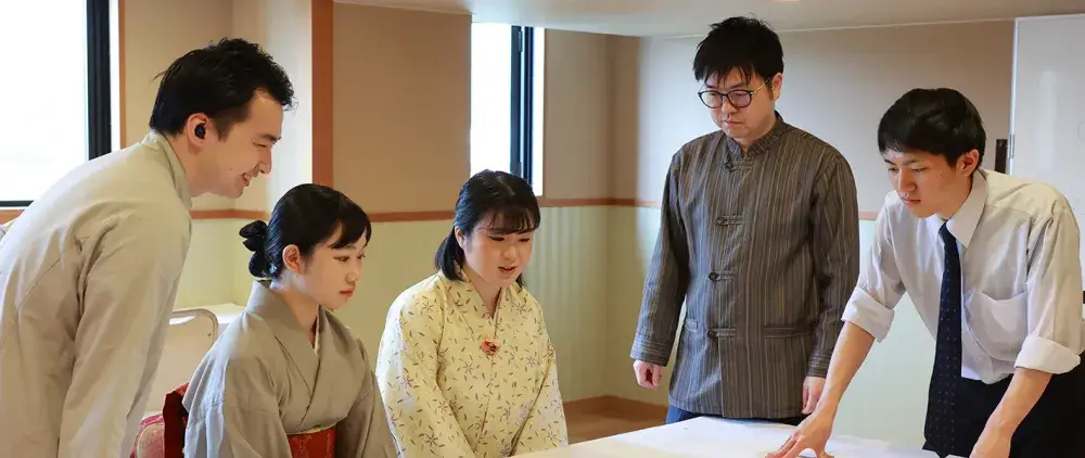 会席料理から洋食まで幅広く携われる調理スタッフ募集！2・3番手のポジションへステップアップを目指す方も歓迎！多角化経営を進める安定企業◎