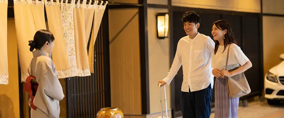 会席料理から洋食まで幅広く携われる調理スタッフ募集！2・3番手のポジションへステップアップを目指す方も歓迎！多角化経営を進める安定企業◎