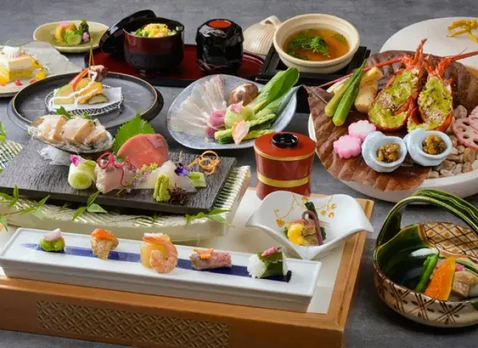 日本伝統建築を思わせる厳かな空間！伊勢の文化と美食で、特別な時間をお届けするレストランスタッフを募集中！